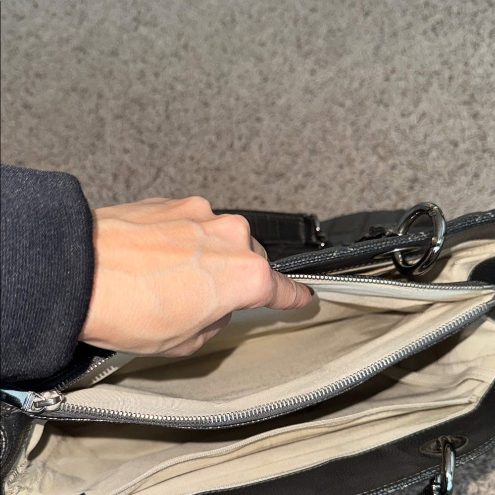 Chanel Gray Quilted Shoulder Bag - Picture 6 of 16